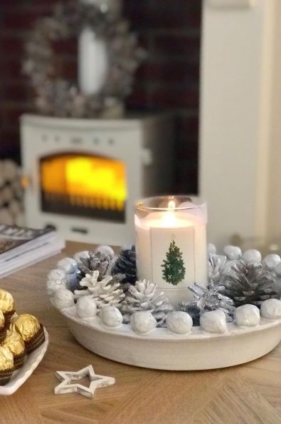 30-free-elegant-christmas-candle-decorating-ideas-new-2020