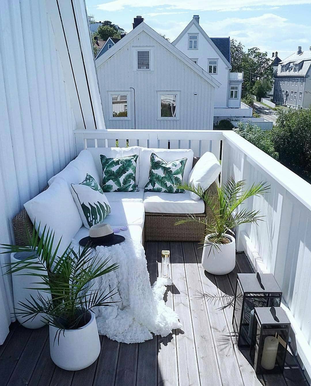 40 Cozy Balcony Ideas and Decor Inspiration 2019 - Page 16 of 41 - My Blog
