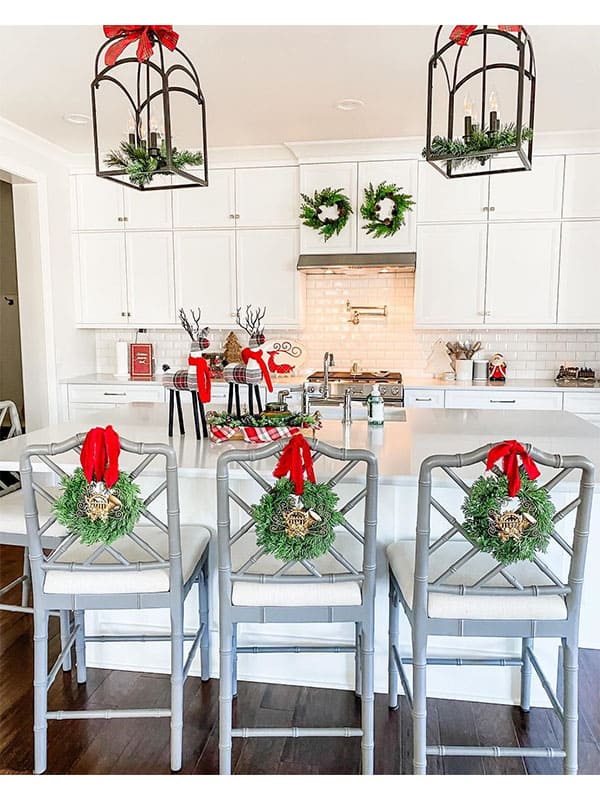 christmas kitchen island decor​