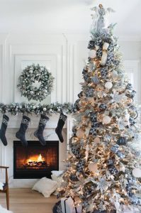 30+ Gorgeous Christmas Tree Decoration Idea You Should Try This Year