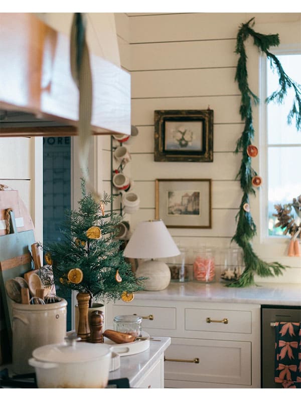 decorating kitchen cupboards for christmas