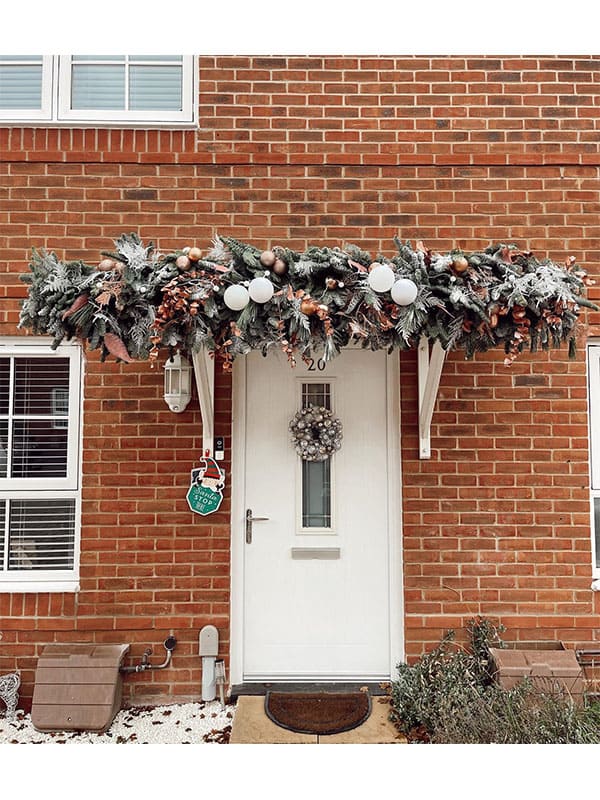 entrance christmas decor on front door