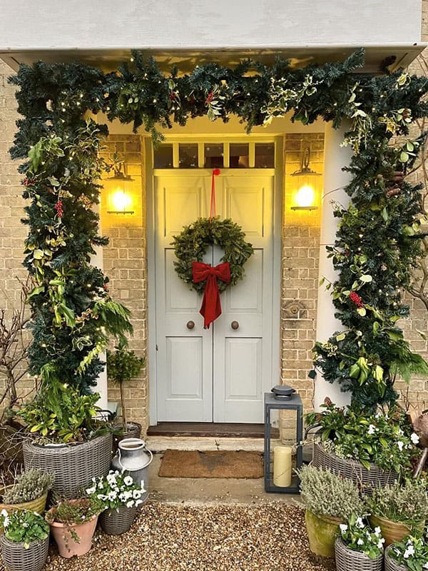 modern christmas front door decorations