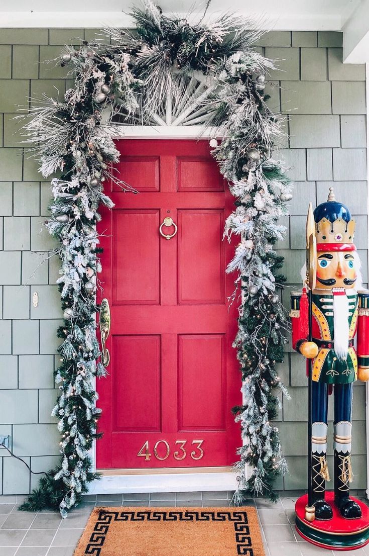 35+ Christmas Door Decoration To Make Your Home The Jolliest On The ...