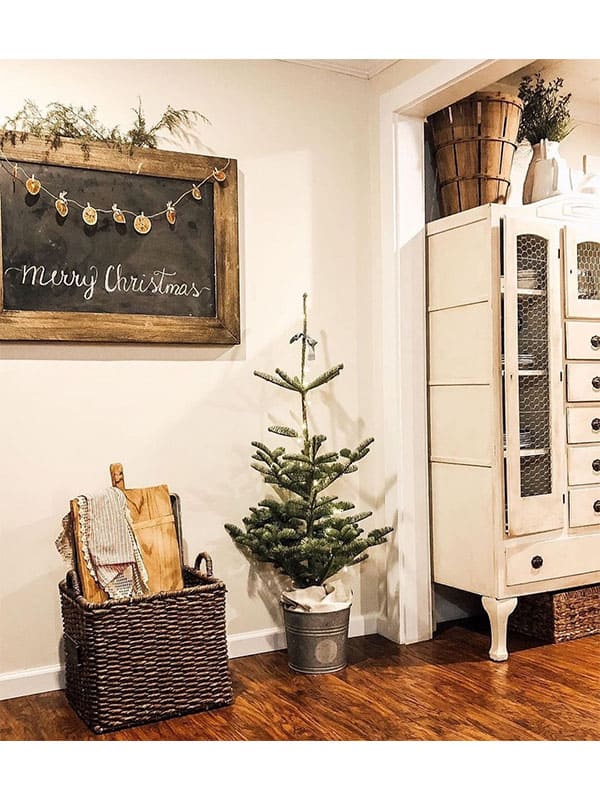 simple christmas kitchen decor