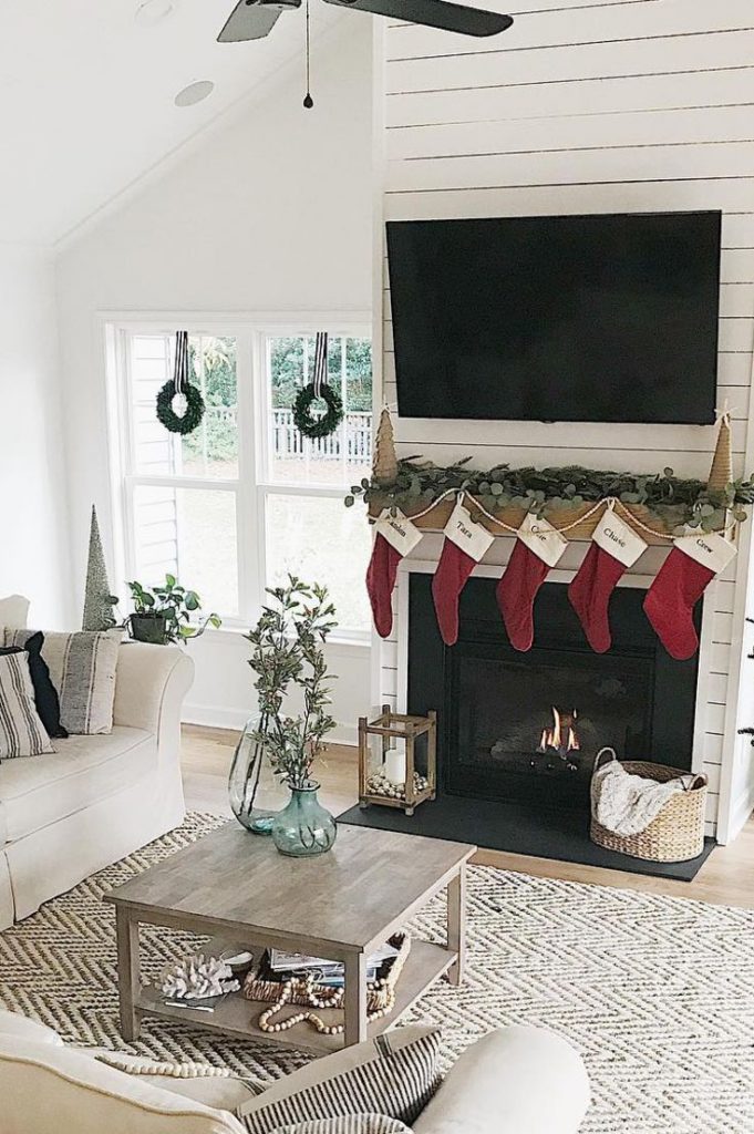30+ Best Ways To Decorate The Living Room For Christmas New 2021 Page