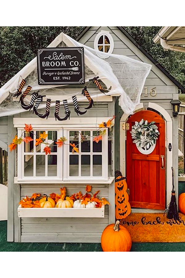 backyard playhouse ideas halloween